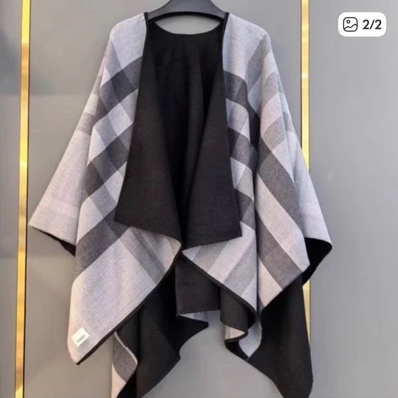 BURBERRY BLACK CHARCOAL GRAY "CHARLOTTE" REVERSIBLE CHECK PONCHO CAPE JACKET - Picture 2 of 7